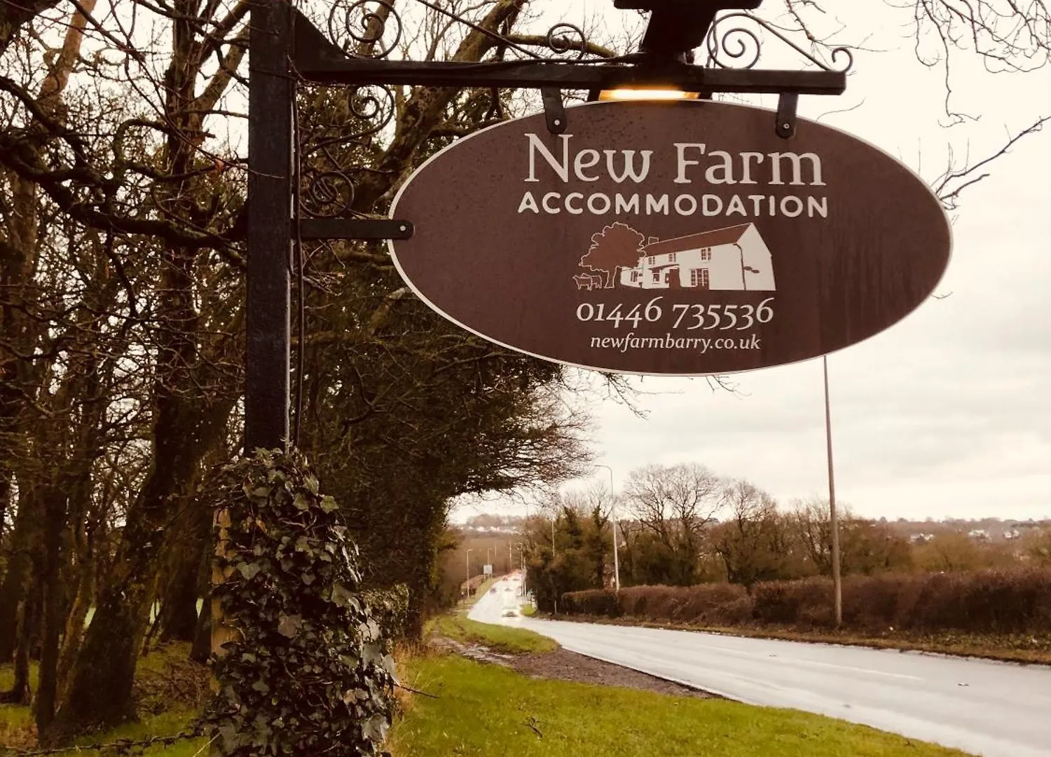 New Farm , For Large Groups Nr Barry And Beaches Porthkerry Holiday home
